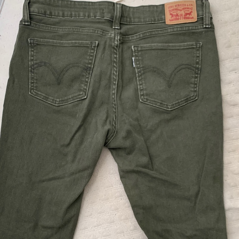 Distressed Skinny Jeans - Picture 3 of 6